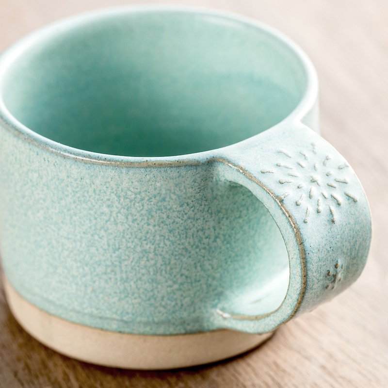 【春漫野花】 法式甜美浮雕‧ArtDeco 茶/水杯 (蒲公英/藍)  - 咖啡杯 - 陶 多色