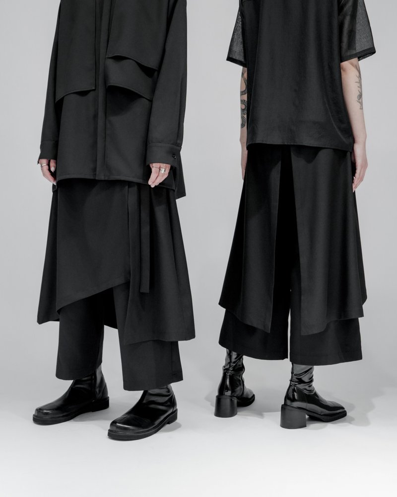 MUKK DESIGN 不對稱釦環雙片造型寬褲 - 中性長褲/短褲 - 聚酯纖維 黑色