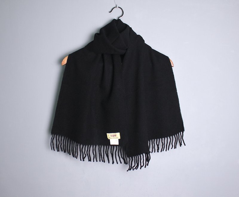 FOAK vintage Italian Sisley pure woolen black scarf - Knit Scarves & Wraps - Wool 