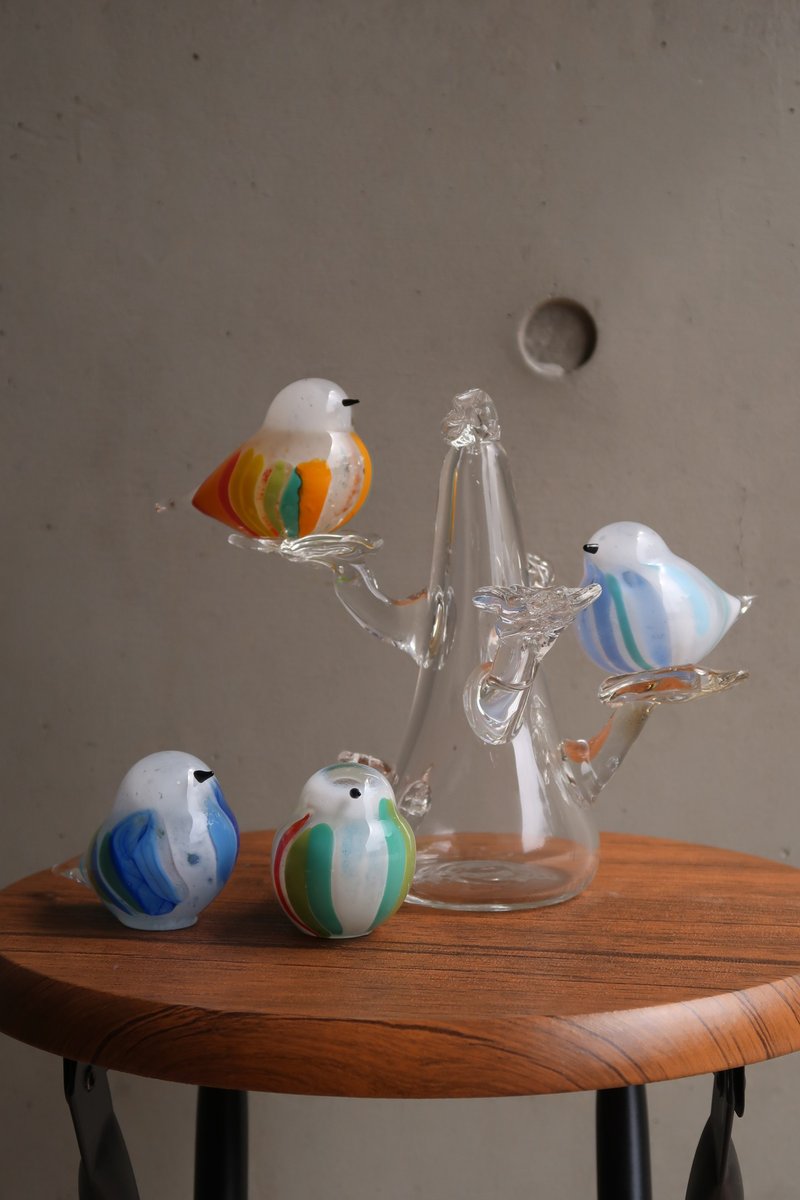 Pride Bird | Handmade by the Glass Fiery Workshop - ของวางตกแต่ง - แก้ว หลากหลายสี