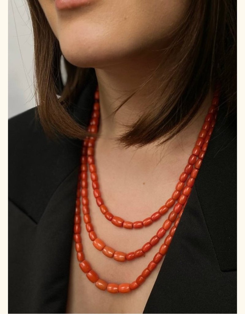 Barrel coral necklace with three strings - สร้อยคอทรง Collar - เครื่องประดับพลอย สีแดง