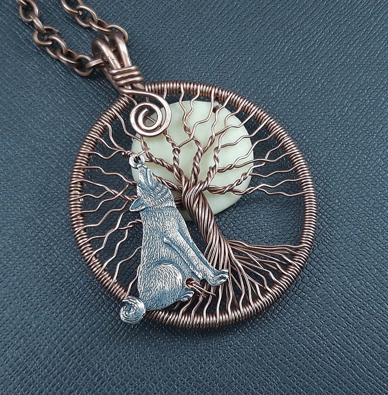Handmade copper tree of life necklace, Wolf and Glow in the Dark moon pendant - Necklaces - Copper & Brass Brown