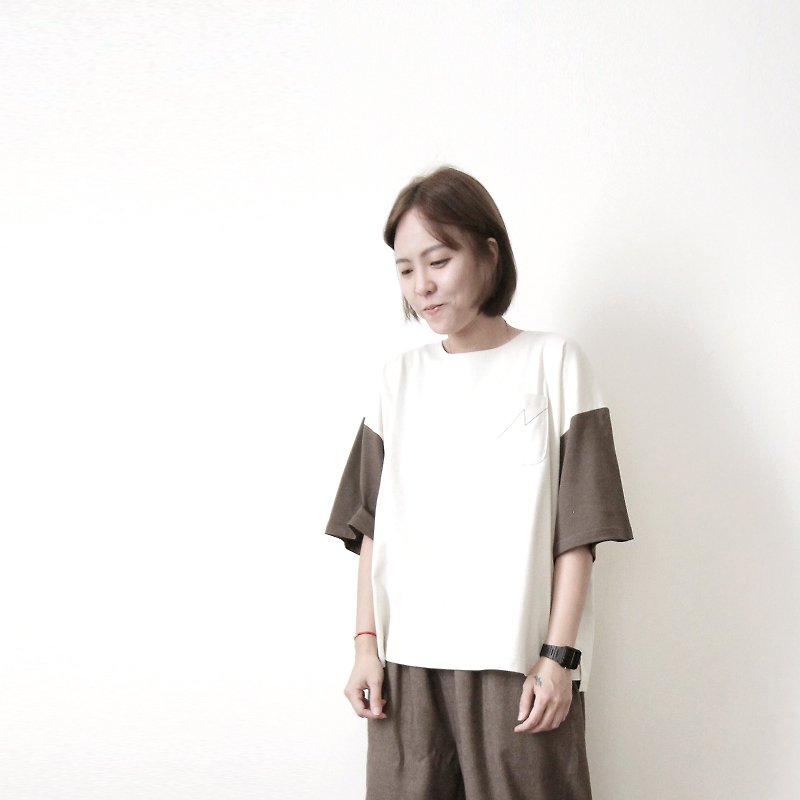 Made in Taiwan five-point sleeve shirt lightning line pocket hem slit cotton-coffee sleeve stitching - เสื้อยืดผู้หญิง - ผ้าฝ้าย/ผ้าลินิน สีนำ้ตาล