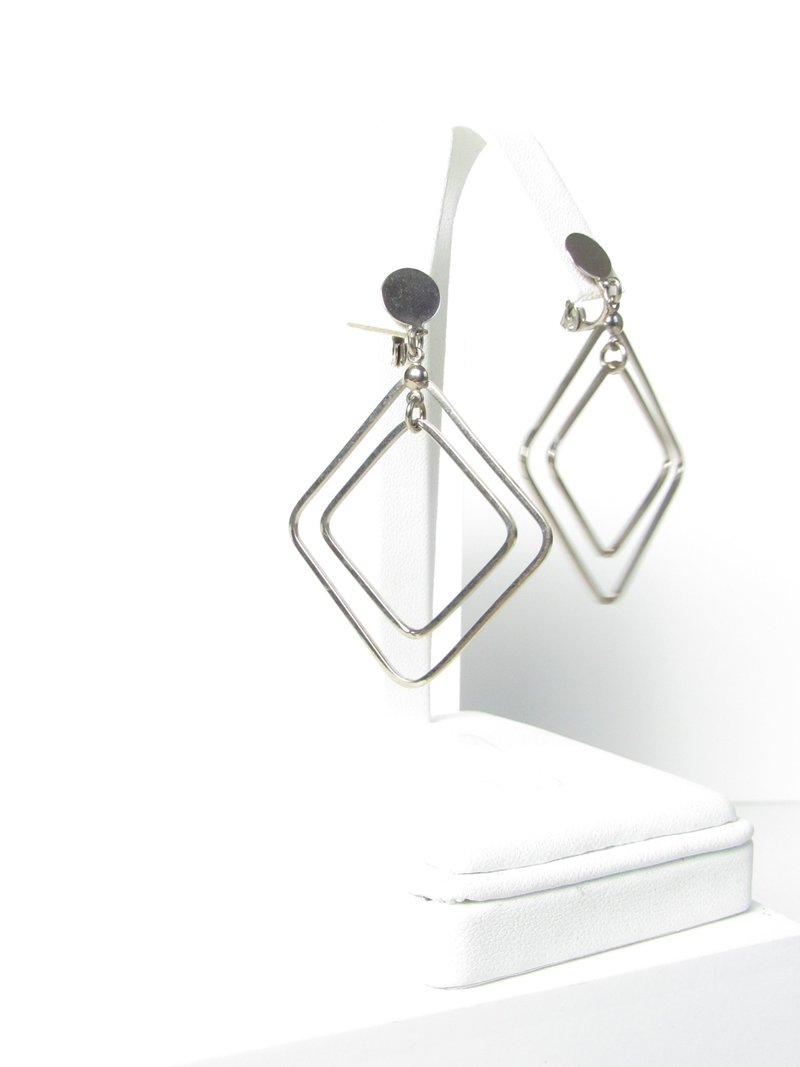 Vintage Silver Dangle Earrings - 耳環/耳夾/耳骨夾 - 銀 銀色