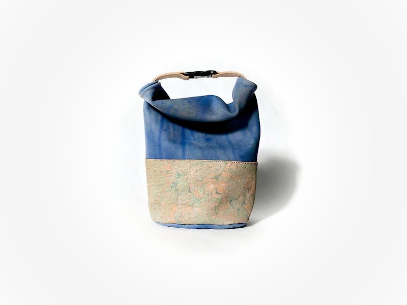 Leather hand roll bag mini - กระเป๋าถือ - หนังแท้ สีน้ำเงิน