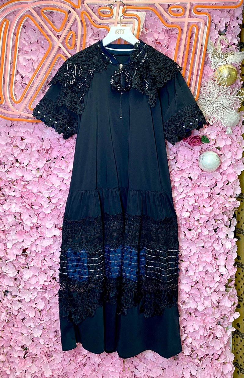 OTT Unique•Unique Japanese black and blue hand-embroidered lace splicing windbreaker dress - ชุดเดรส - วัสดุอีโค สีดำ