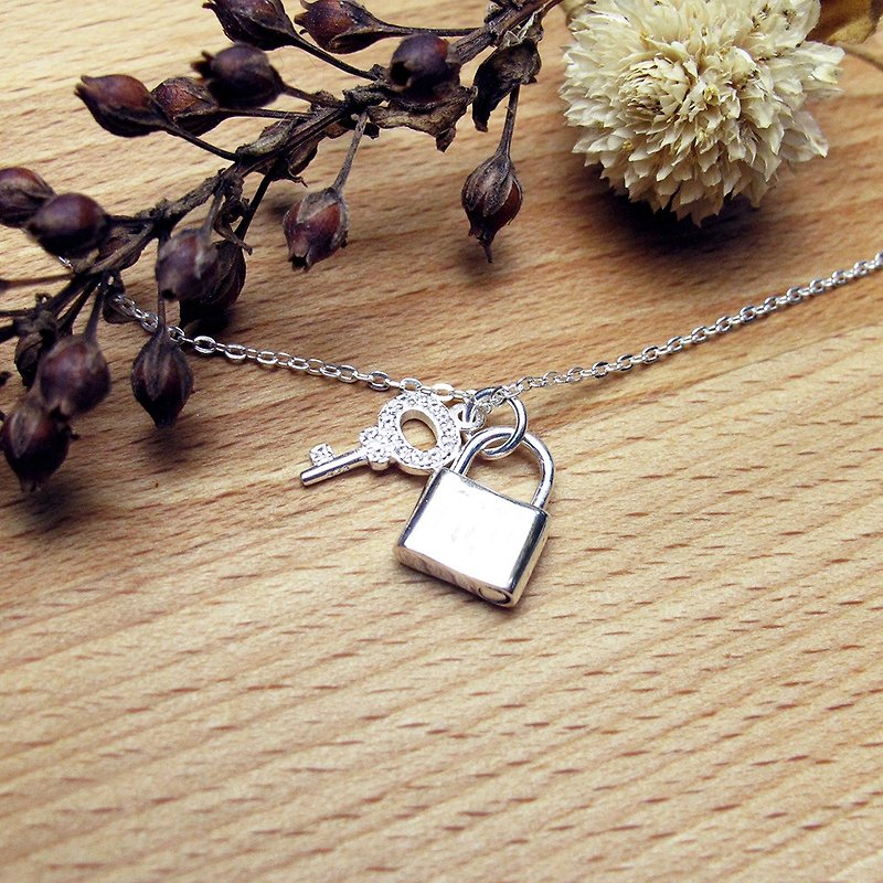 Pledge Vow - Key with Lock 925 Silver Necklace - Necklaces - Sterling Silver Silver