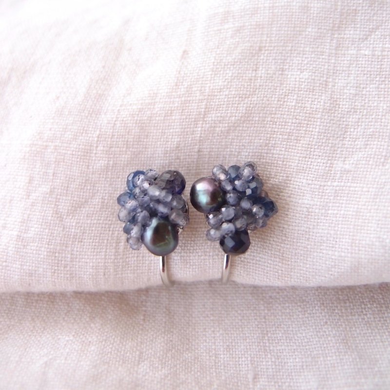 【天然石刺繍 イヤリング】Iolite × Pearl × Bluesapphire - 耳環/耳夾/耳骨夾 - 寶石 藍色