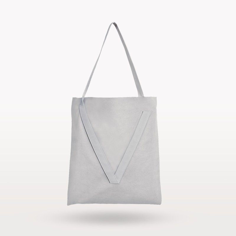 Pale grey V-strap shoulder bag - กระเป๋าแมสเซนเจอร์ - ไนลอน สีเทา