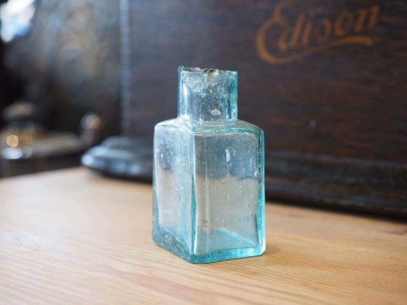 Britain centuries-old glass inkwell (a total of ten) - ตกแต่งต้นไม้ - แก้ว 