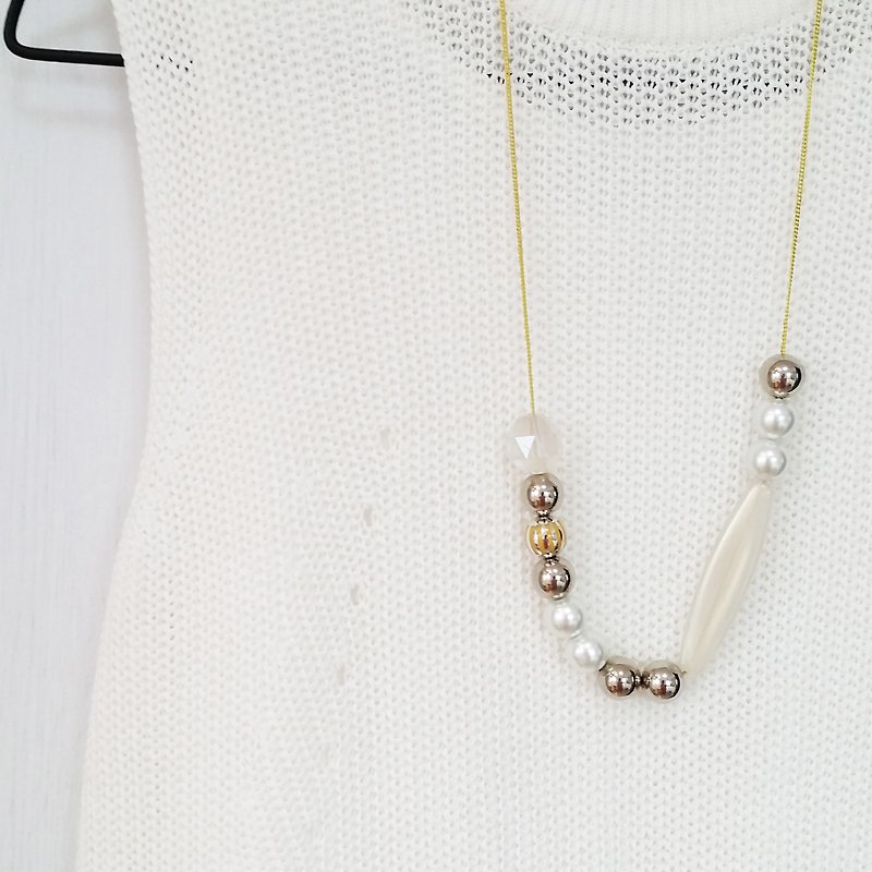 Amusing Silver White Beaded Long Chain Necklace - สร้อยคอยาว - ยาง สีเงิน