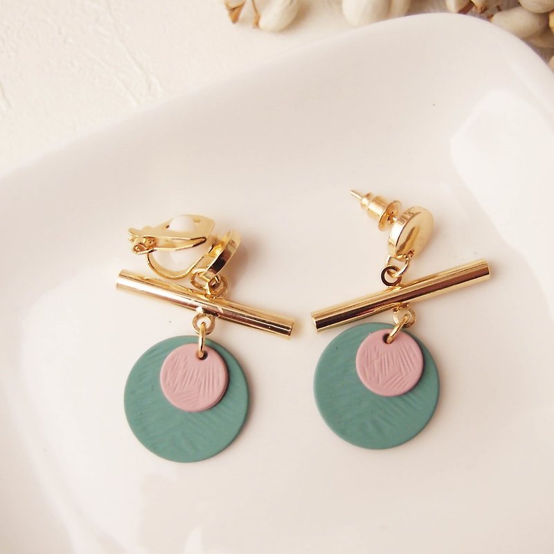 geometry. Green-clip earrings, pin earrings. There are also Stainless Steel ear pins - ต่างหู - โลหะ สีเขียว