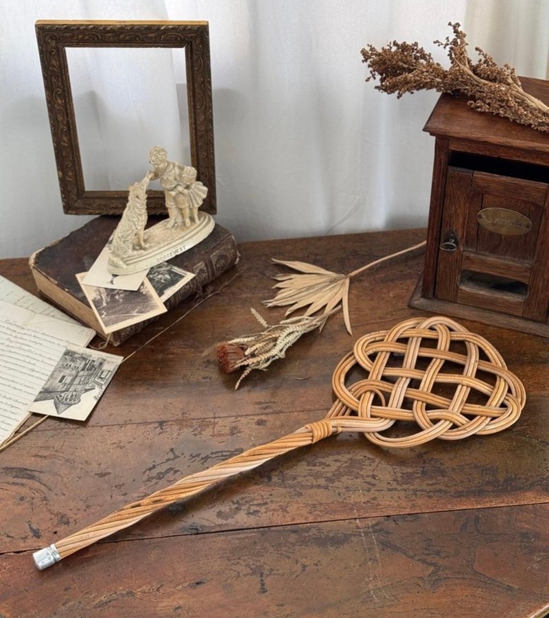 *50055-迷人法國古董籐製棉被地毯撣塵器 - 擺飾/家飾品 - 其他材質 