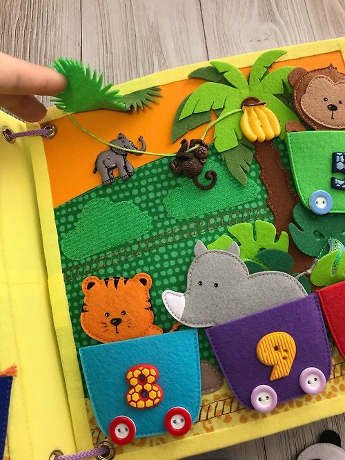 It's a Zoo Fabric Quiet Book - Crafting Cheerfully