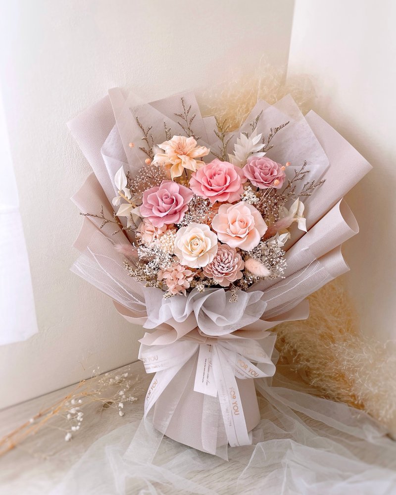 永生玫瑰花束-粉櫻花庭 l 附贈花束提袋 情人節花束 永生花束 - 乾燥花/永生花 - 植物．花 粉紅色