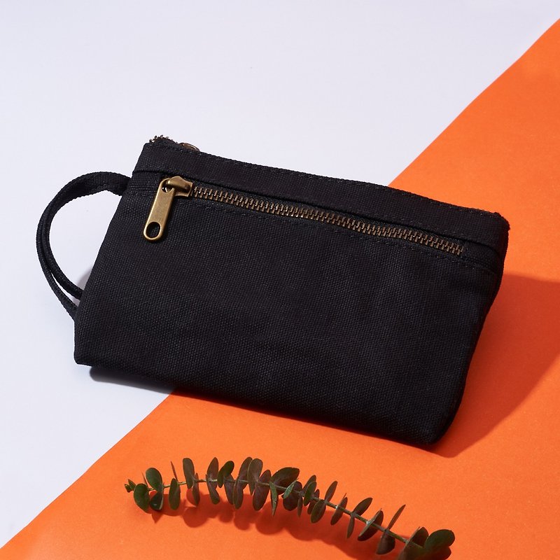 Minimalist black canvas storage bag pencil case cosmetic bag zipper simple and small - กระเป๋าเครื่องสำอาง - เส้นใยสังเคราะห์ สีดำ