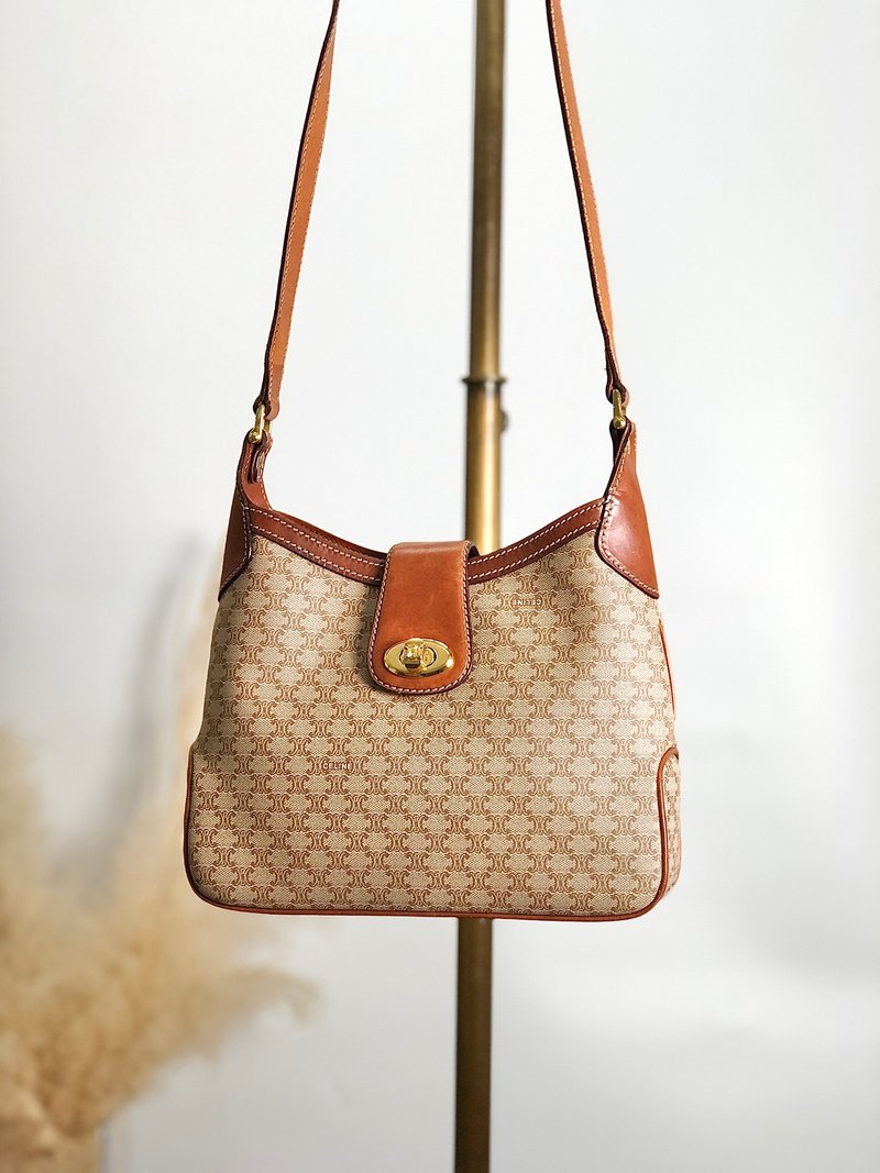 【 日本直送　名牌中古包 】CELINE セリーヌ マカダム ショルダーバッグ ベージュ ターンロック ブラゾン PVC レザー ミニバッグ 457idi - 側背包/斜背包 - 防水材質 咖啡色
