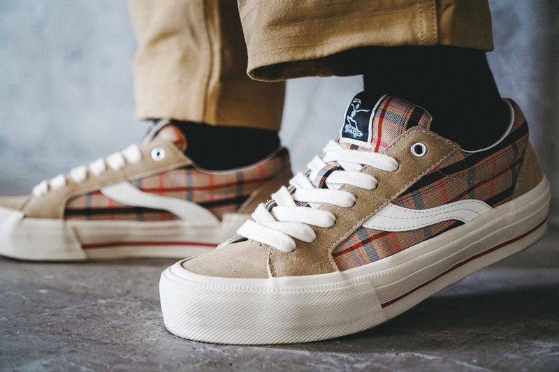 odd CIRKUS ASTLEY LOW - BEIGE PLAID - รองเท้าลำลองผู้ชาย - ยาง สีกากี