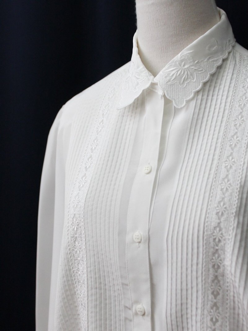 【RE0215T1763】復古森林系蕾絲典雅刺繡領白色古著襯衫 - 女襯衫 - 聚酯纖維 白色