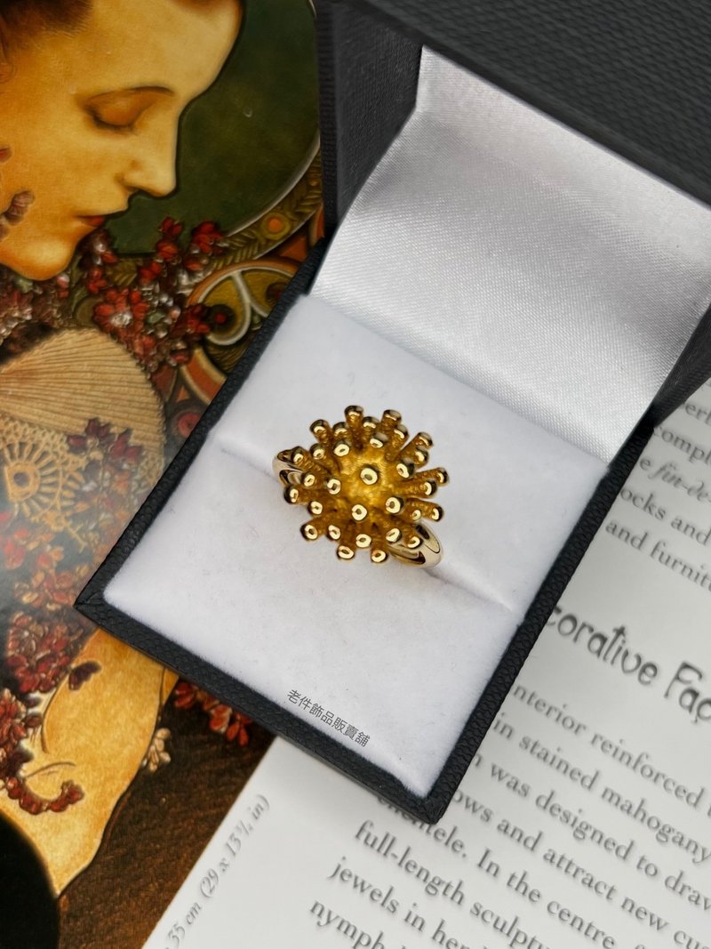 Avon Daisy Ring - General Rings - Other Metals Gold