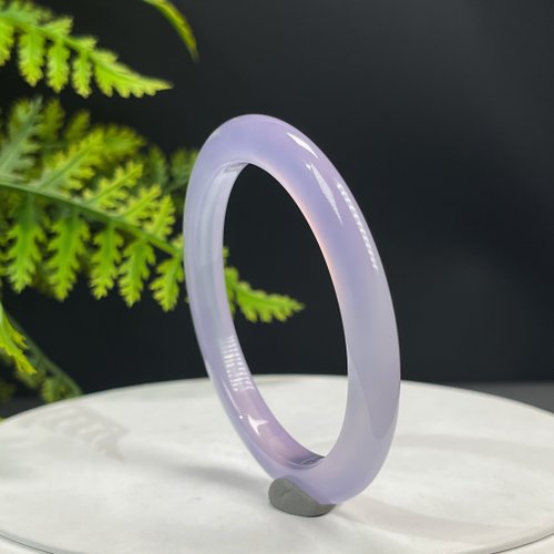 高品質のブラジル産パープルアゲートブレスレット54MM。氷のよう