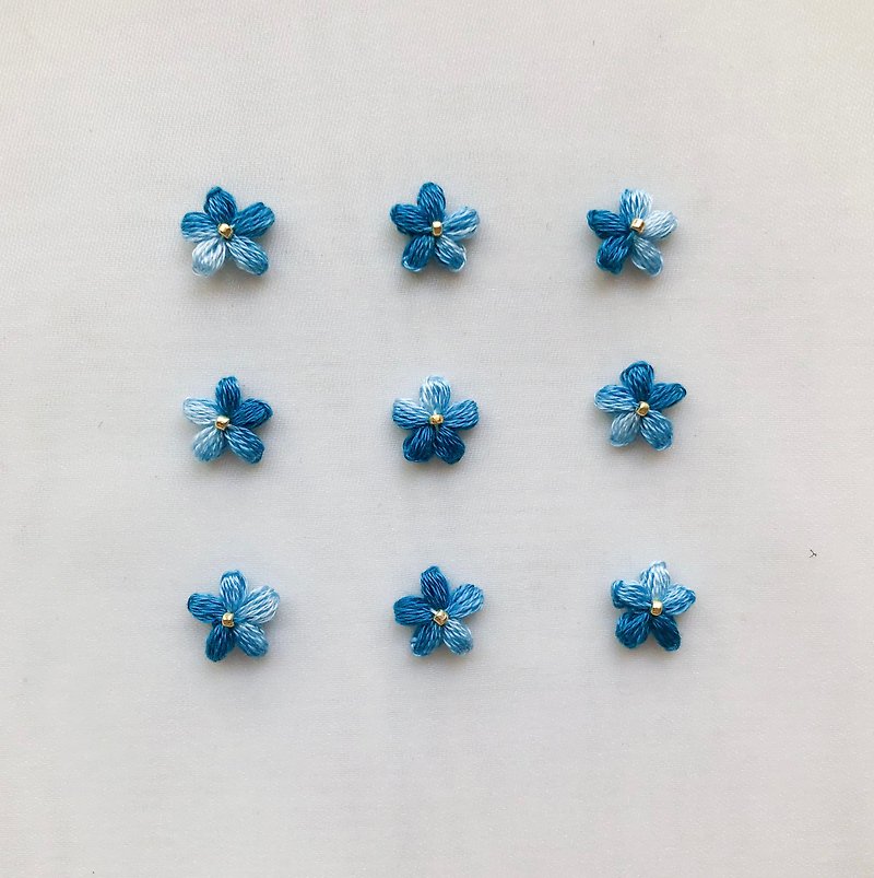 【HANADA】Embroidery thread crochet flower earrings/Ear Clip - Earrings & Clip-ons - Thread Blue