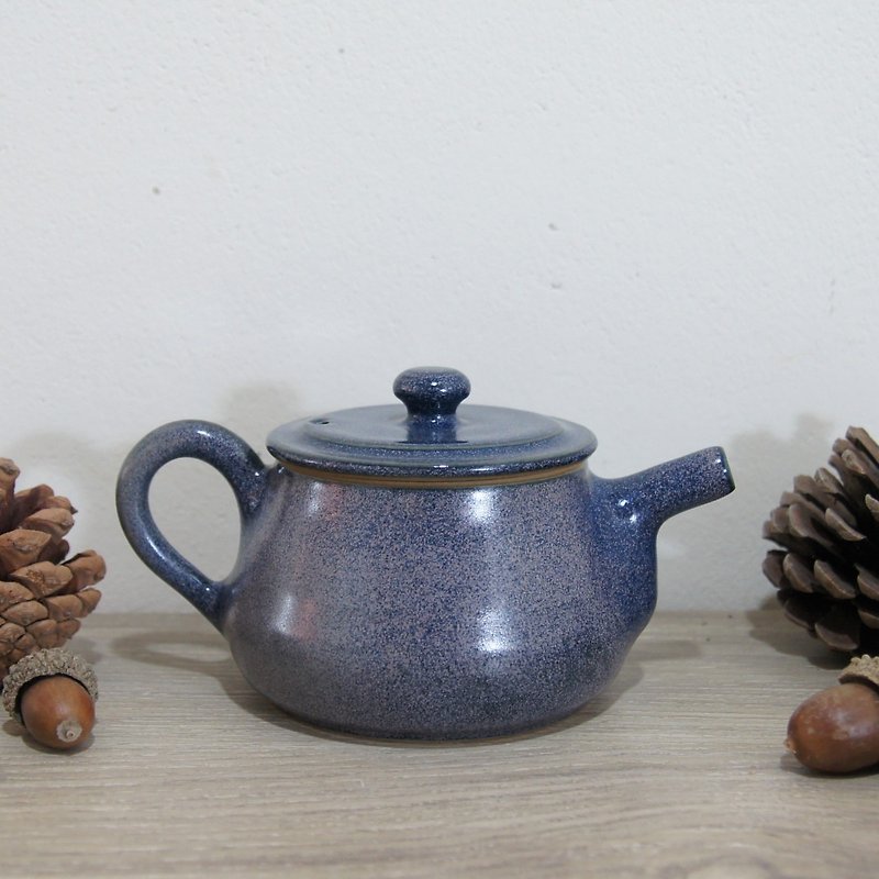 Blueberry Teapot - Capacity about 170ml - ถ้วย - ดินเผา สีน้ำเงิน