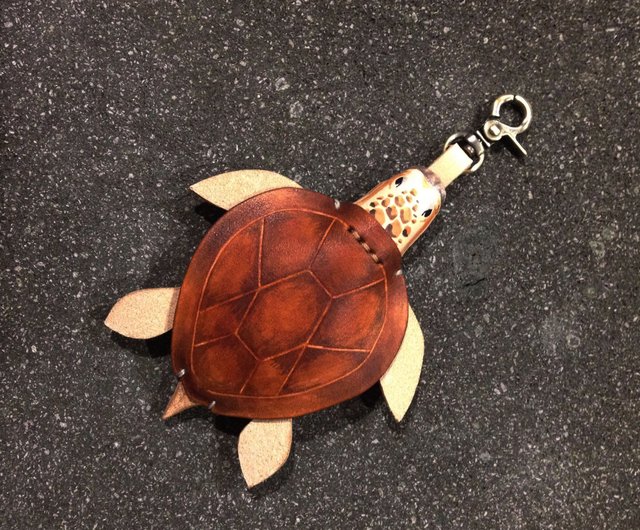 Wooden hot sale turtle keychain