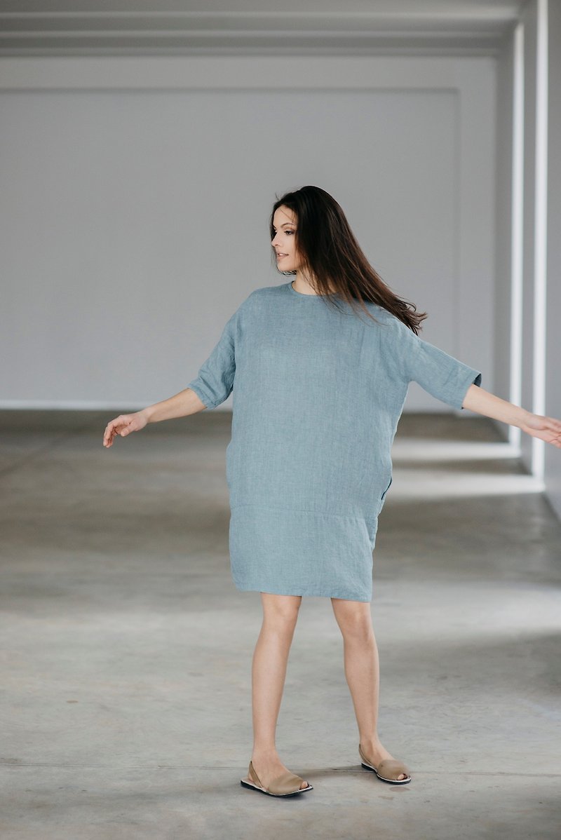 Linen Dress With Back Buttons Motumo 15S5 - 連身裙 - 亞麻 多色