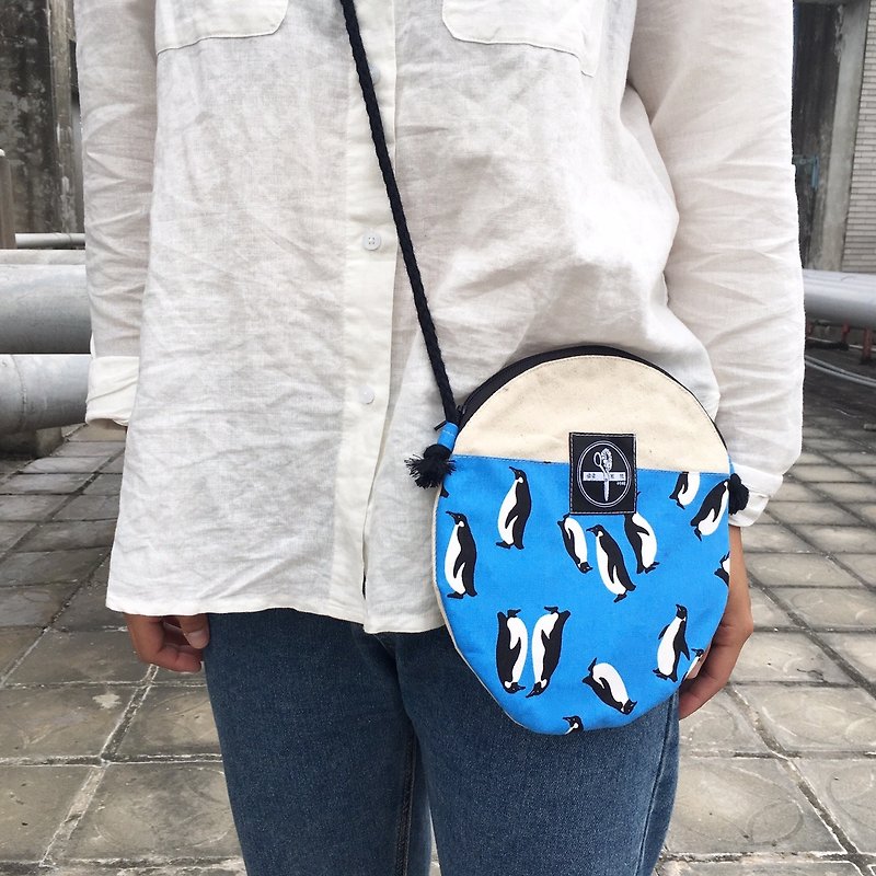 toutoubags/ big pie bags-penguin - Messenger Bags & Sling Bags - Other Materials Blue
