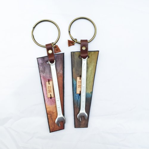 A pair of wrench | leather keychains - Initial dream  - Peach / Jade color