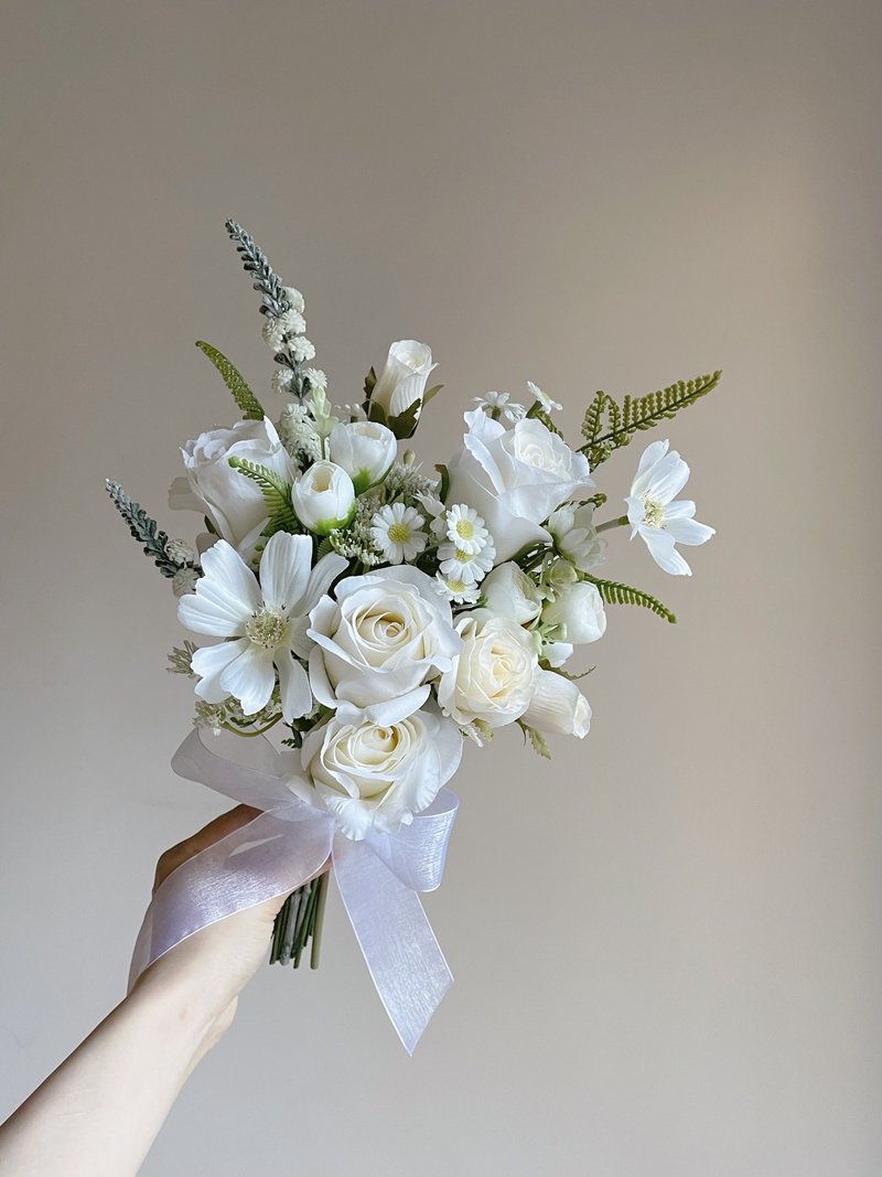 [Artificial flowers] White and green rose cosmos artificial flowers Korean style bouquet - Other - Plastic White