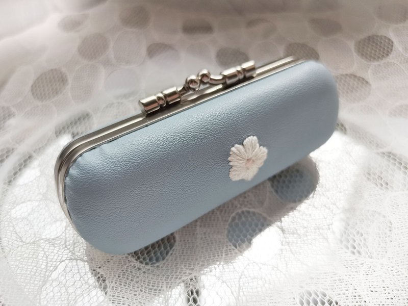 Small flower handmade three-dimensional embroidery exquisite lipstick box single jewelry storage box with mirror portable - Other - Cotton & Hemp Black