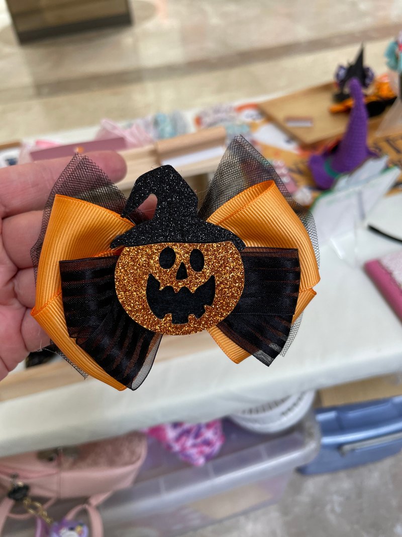 Halloween atmosphere handmade hair clips - เครื่องประดับผม - วัสดุอื่นๆ 