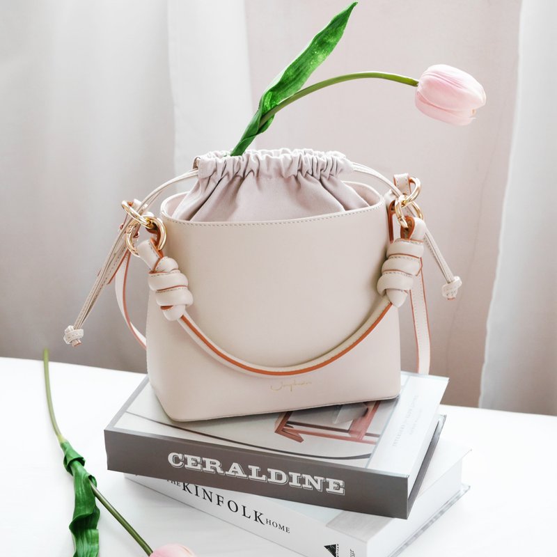 Fuji Bucket Bag 真皮斜背水桶包  / Vanilla Caramel 奶油色 - 束口袋/束口背包/水桶包 - 真皮 白色