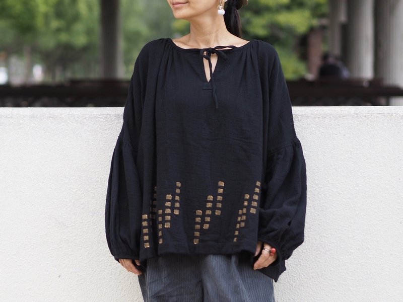 Double gauze 2way loose long sleeve blouse/black - เสื้อเชิ้ตผู้หญิง - ผ้าฝ้าย/ผ้าลินิน สีดำ