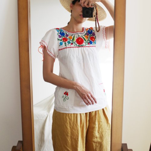 玉枝古著 Vintage 墨西哥手工刺繡繽紛花朵雙口袋上衣