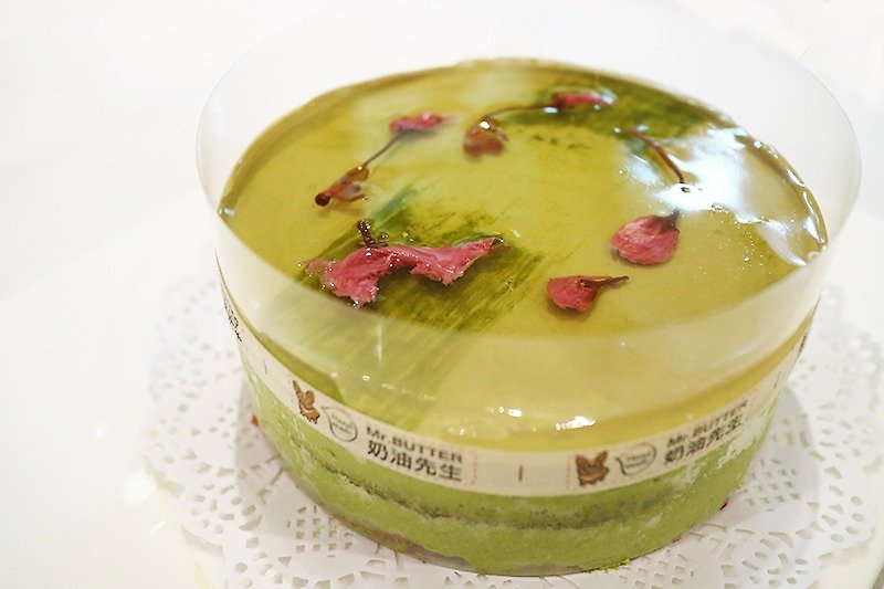 Mr. Butter Cafe Mr. cream cherry stuffed green tea mousse 8 inches - Savory & Sweet Pies - Fresh Ingredients Green