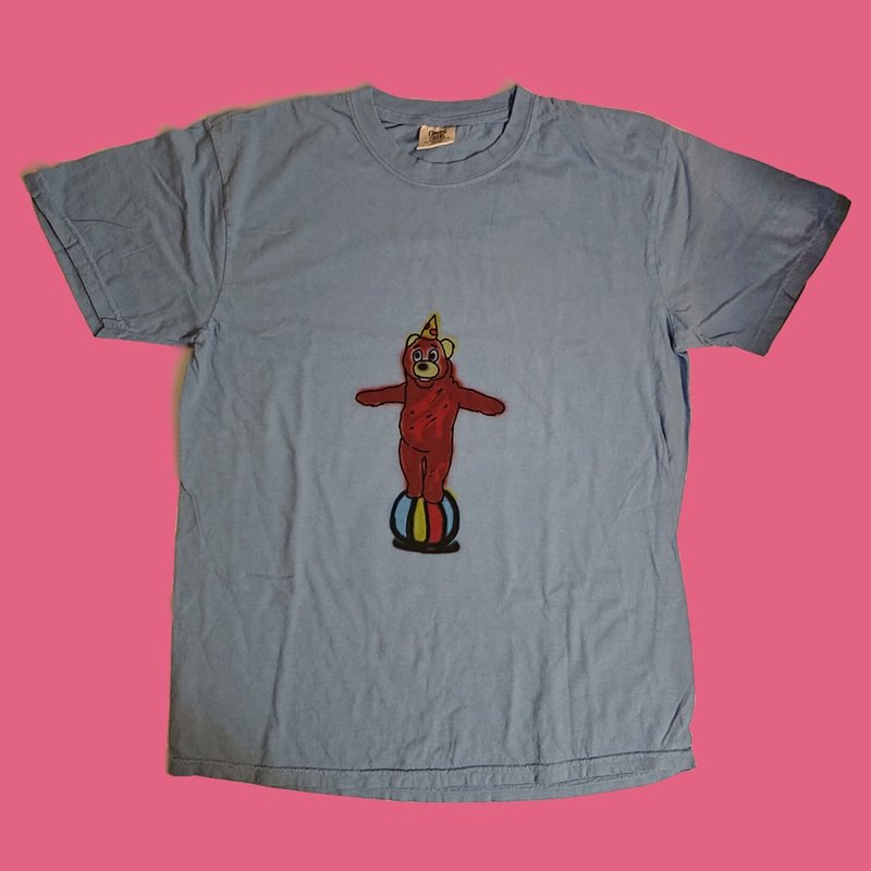 社畜馬戲團 熊踩球 T - shirt - 女 T 恤 - 棉．麻 多色