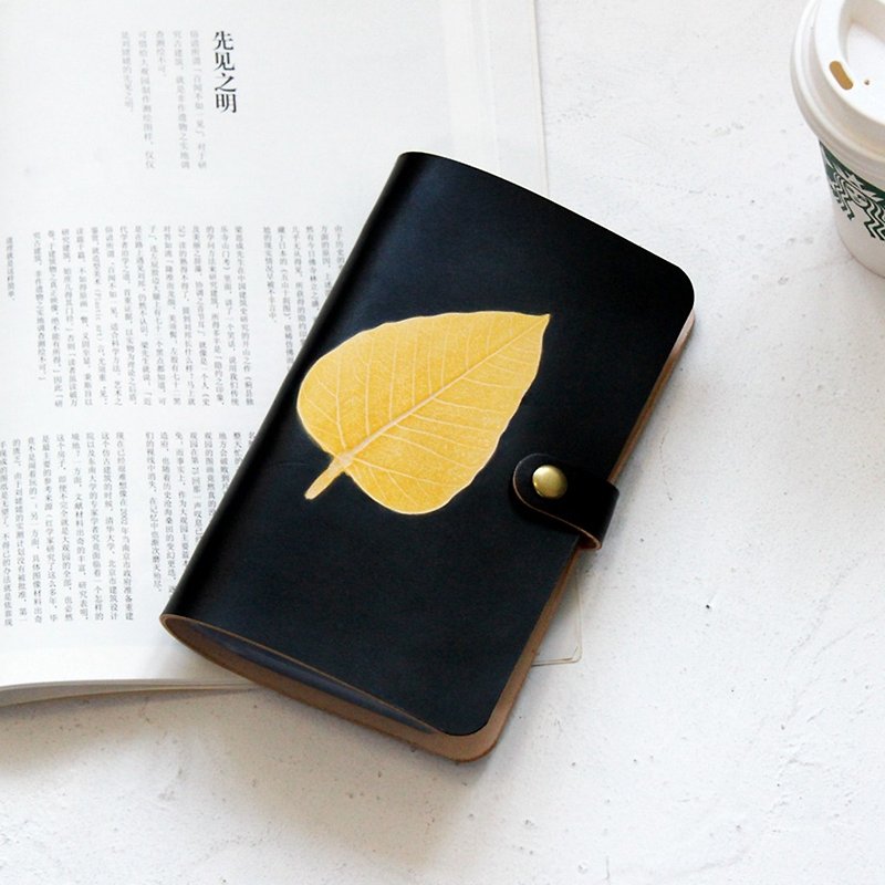 如玮Black Bodhi Leaf Embossed Vegetable Leather Card Holder / Leather Business Card Holder / Ticket Holder 102卡位 - Card Holders & Cases - Genuine Leather Black