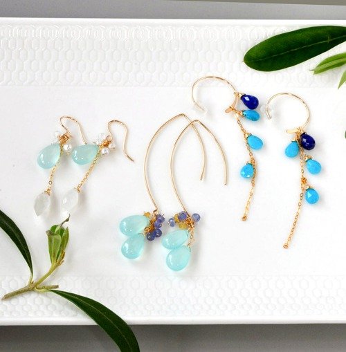 シーブルーカルセドニーxホワイトムーンストーンピアス14kgf