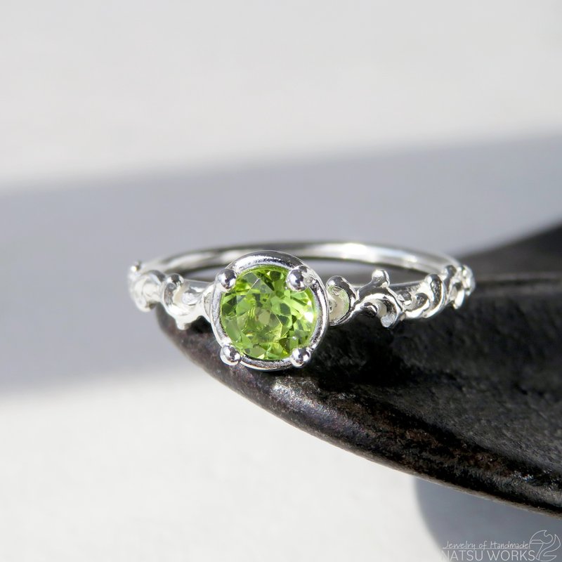 Peridot Botanical Ring - แหวนทั่วไป - เครื่องเพชรพลอย สีเขียว