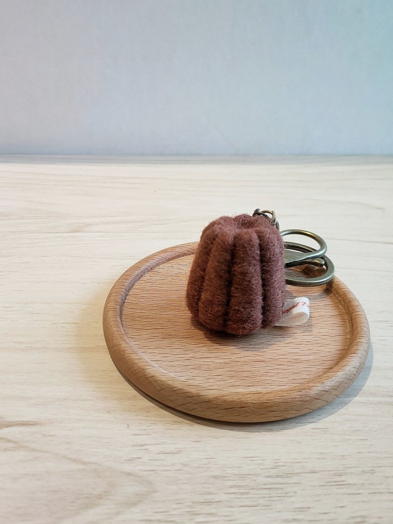 【手作羊毛氈】法式可麗露甜點吊飾 - 吊飾/掛飾 - 羊毛 咖啡色