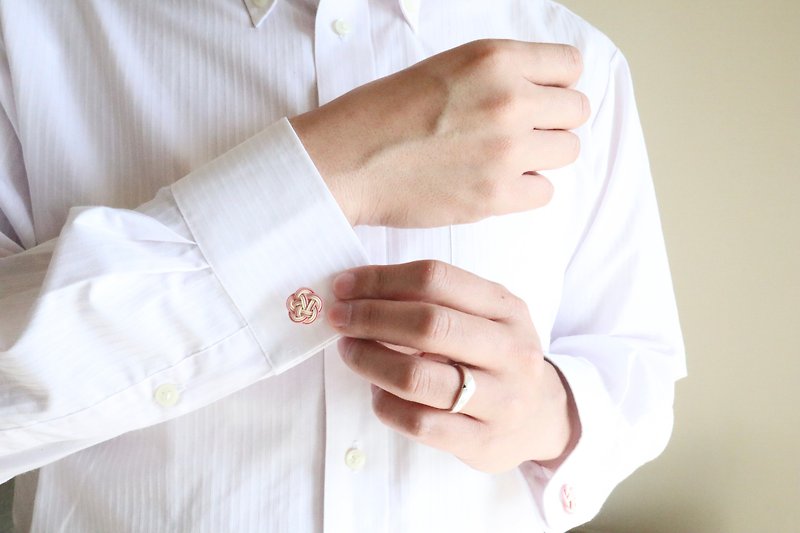 【gift】Mizuhiki cuffs button, Plum blossom / KOU/christmas - กระดุมข้อมือ - กระดาษ สึชมพู