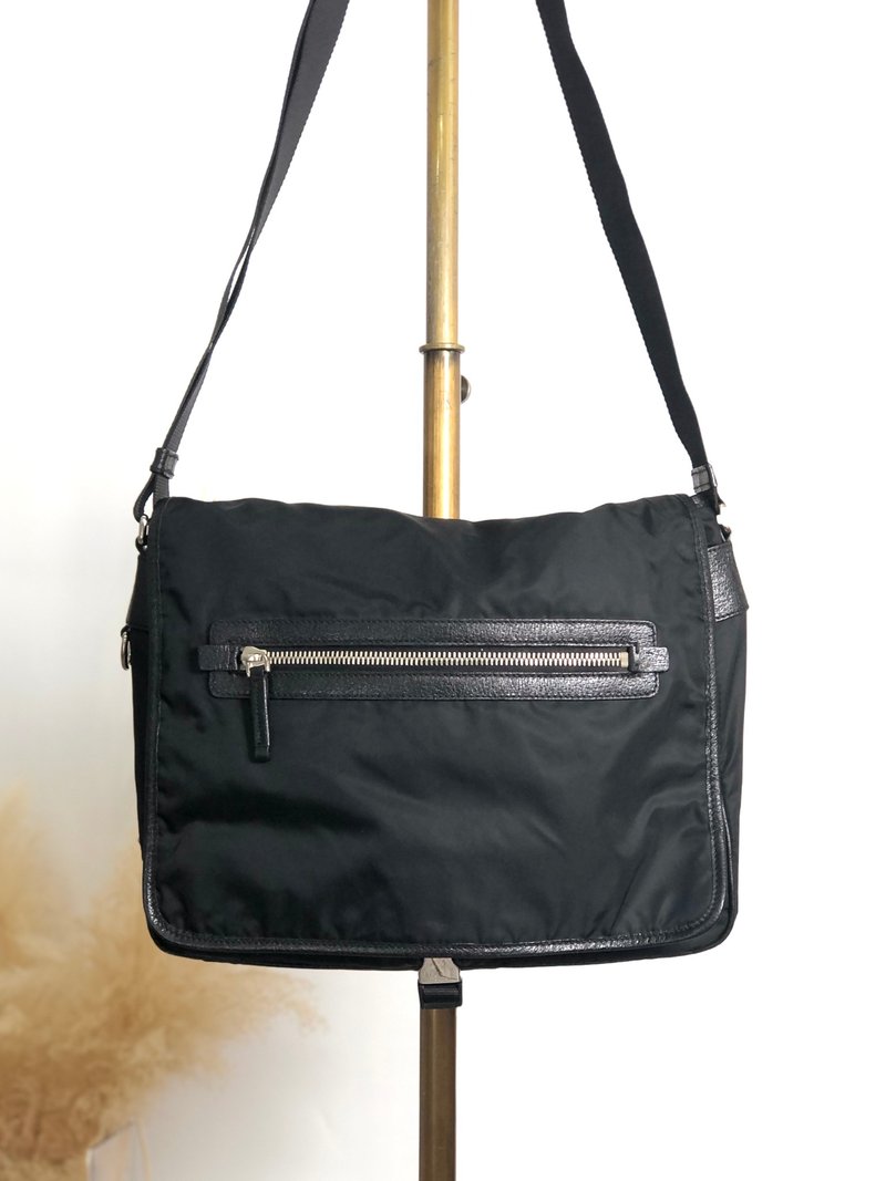 【 日本直送　名牌中古包 】PRADA ショルダーバッグ ブラック トライアングルロゴ フロントバックル ナイロン レザー サフィアーノ 2arab2 - 側背包/斜背包 - 尼龍 黑色