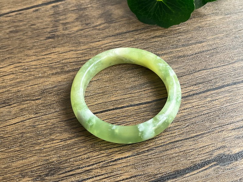 [One thing, one picture] Natural Liaoning Xiuyu bracelet bracelet ring mouth 54.6mm green milk cover - Bracelets - Jade Green