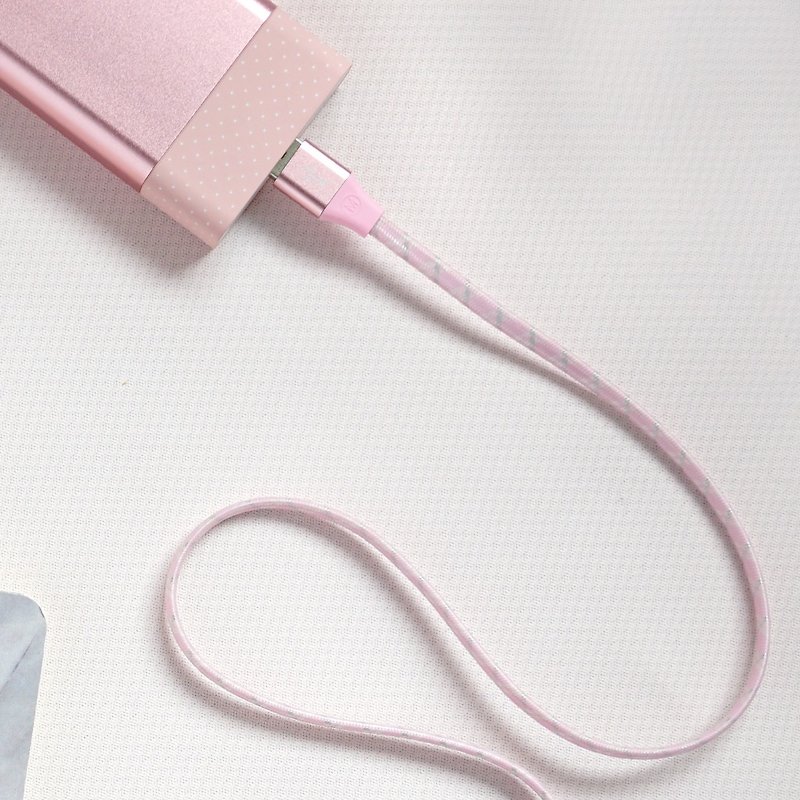 MOTIF | 蘋果認證 USB - LIGHTNING 編織扁連接線-100CM- 粉紅 - 行動電源/充電線 - 紙 粉紅色