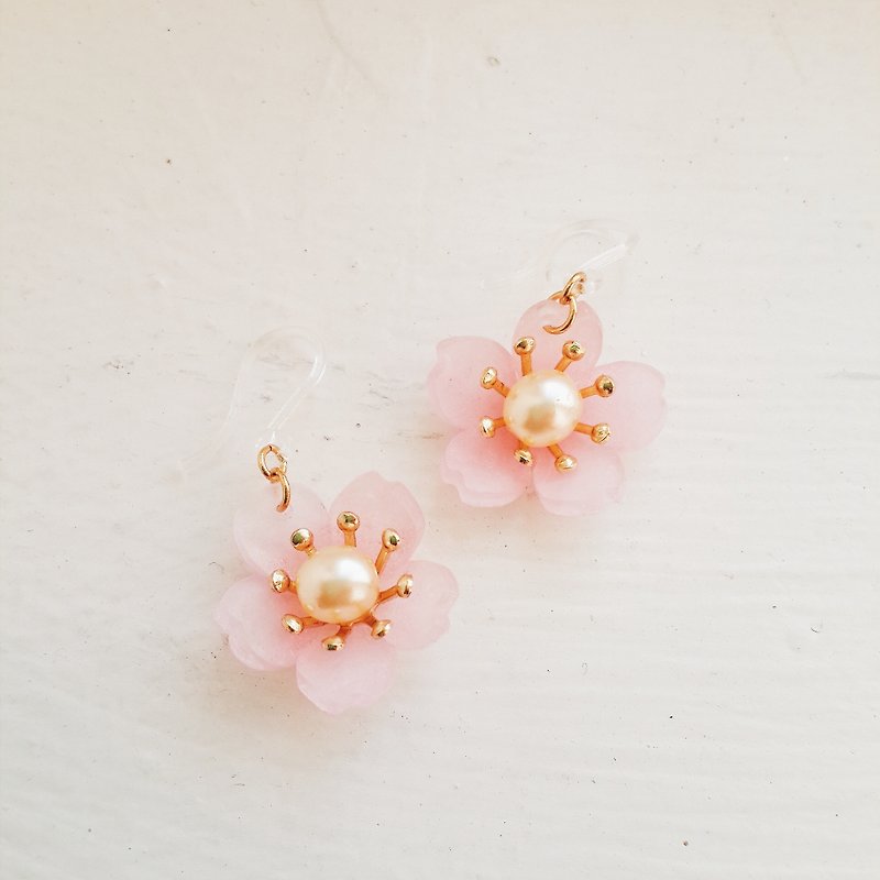 Momolico Handmade Cherry Blossom Earring small pearl - Earrings & Clip-ons - Other Materials Pink