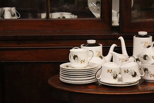大英風情 英國。Royal Doulton秋葉瓷器 咖啡/ 紅茶組