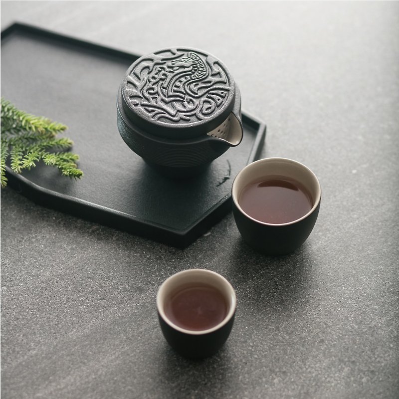 [Lu Bao LOHAS] BMW Mercedes-Benz Travel Group Travel Tea Set One Pot Two Cups Matching Pot Bag - Teapots & Teacups - Pottery Black